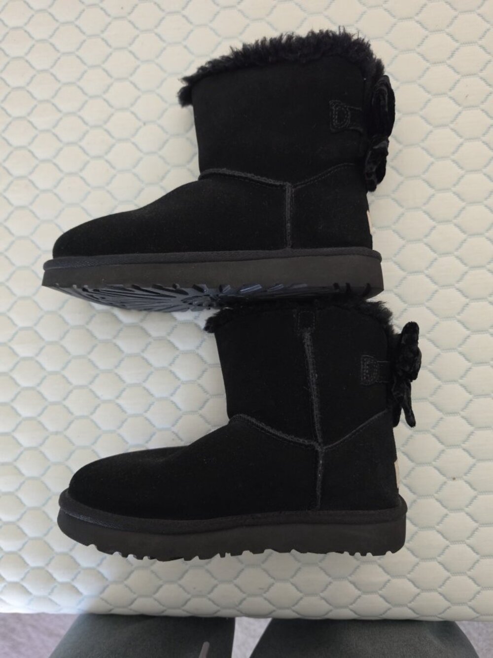 UGG Mini Bailey Bow II Boots Womens 6 Chestnut Suede Velvet Bow 1138172